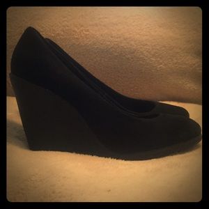 BCBG Generation Wedges